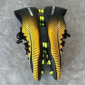 Nike Mercurial Men’s Soccer Cleats, Color Black & Yellow Football Cleats Size 12